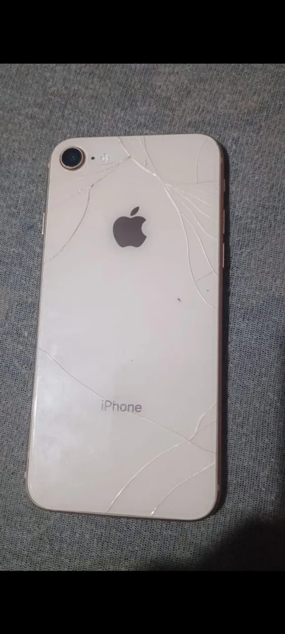 iPhone 8 com defeito