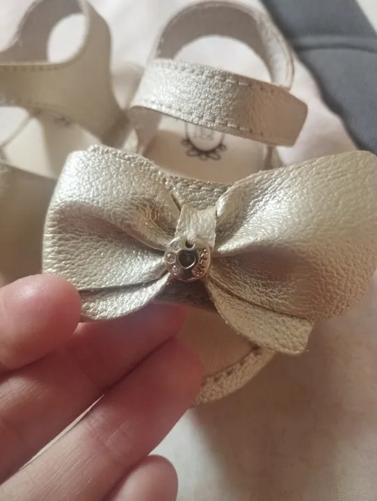 Sapatinho de bebê menina