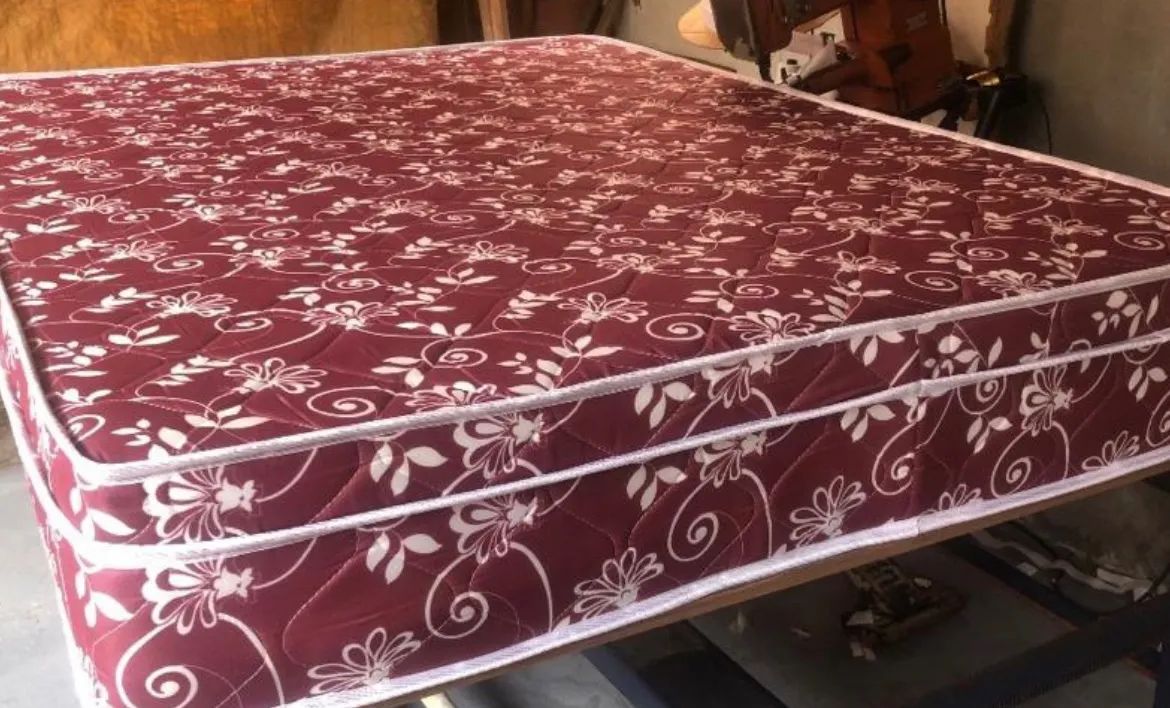 COLCHÃO DE MOLAS ENSACADAS 