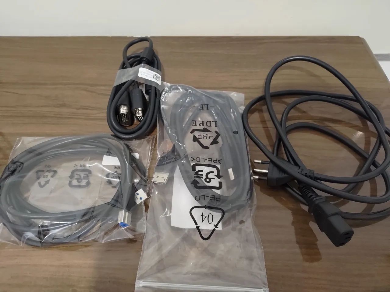 Monitor Dell 23" Full HD 60Hz P2317H  - Foto 4