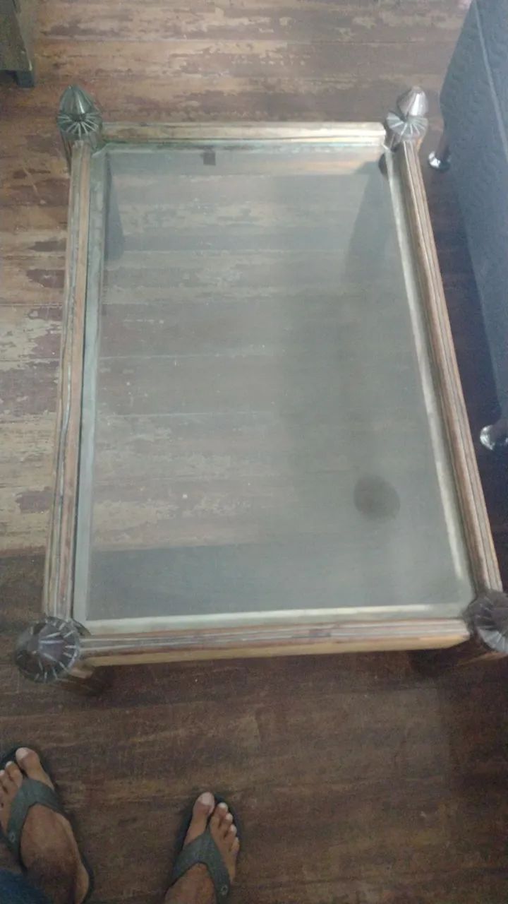 Mesa de centro em madeira com tampo de vidro - Foto 4