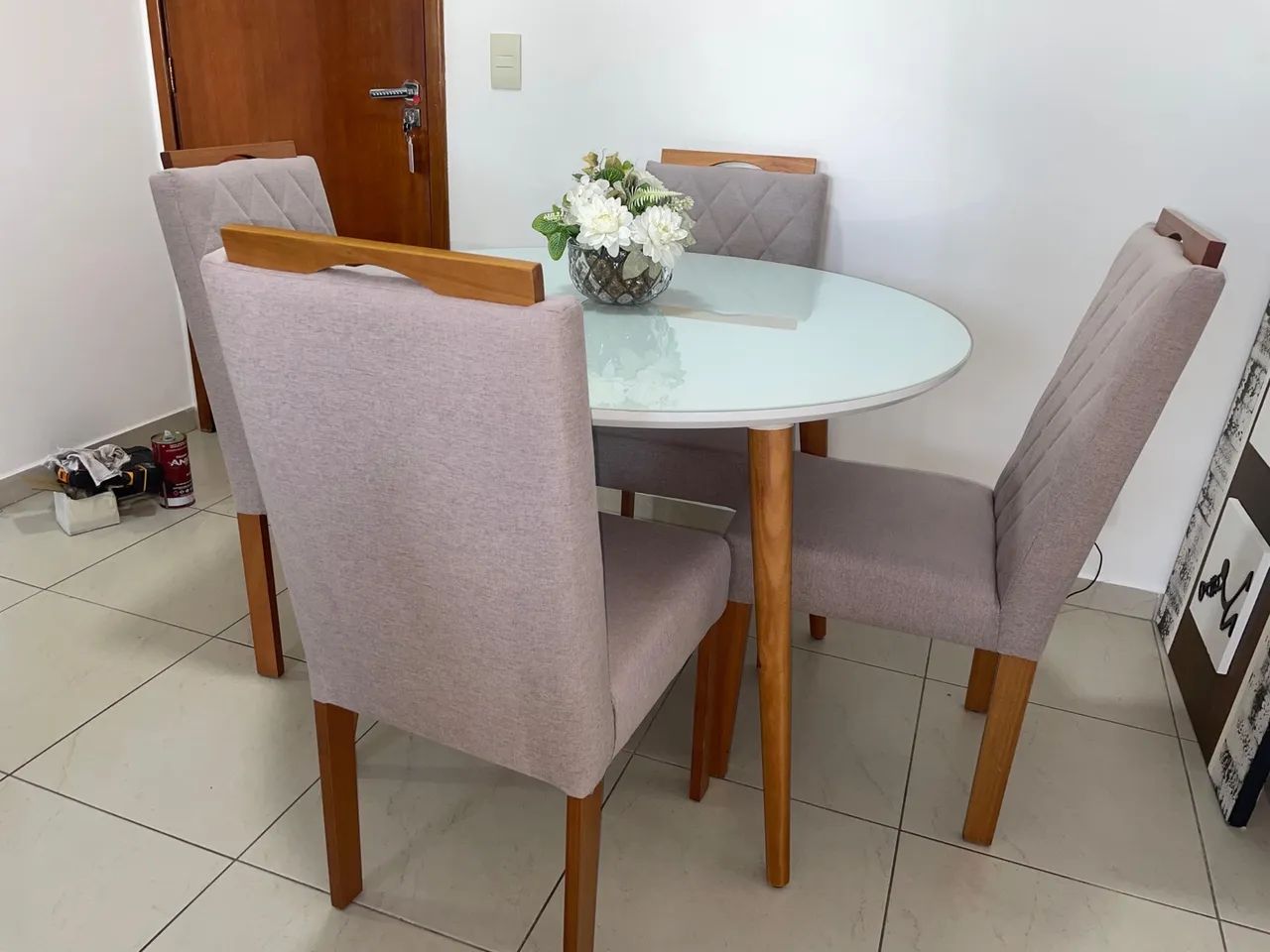 Mesa de Jantar Redonda com 4 Cadeiras de madeira  - Foto 3