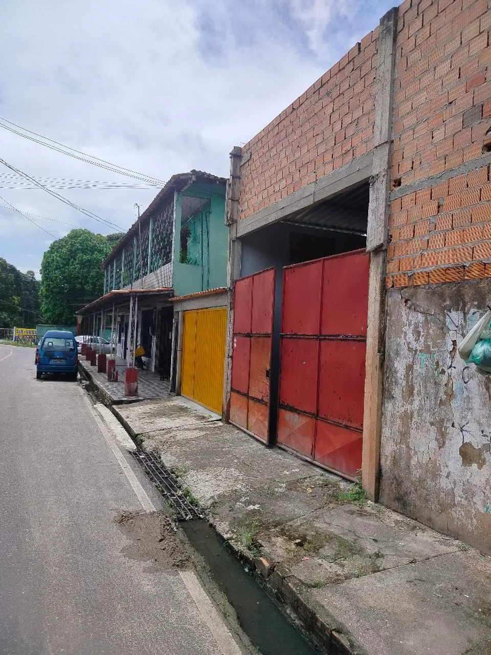 Vendo Casa, galpão, kitnets e outros
