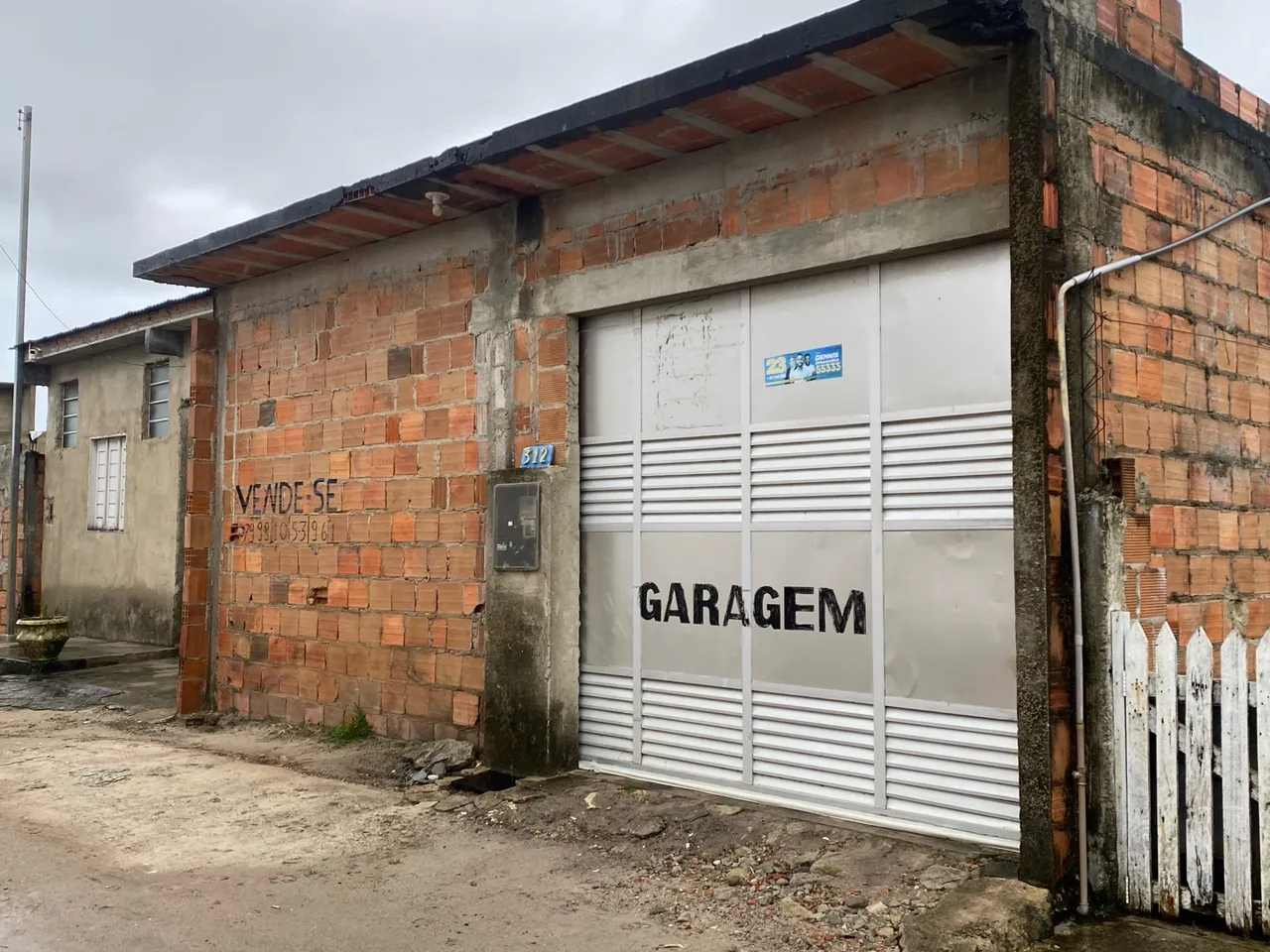 Vende-se um galpão de 7/10 terreno 17 metros total 