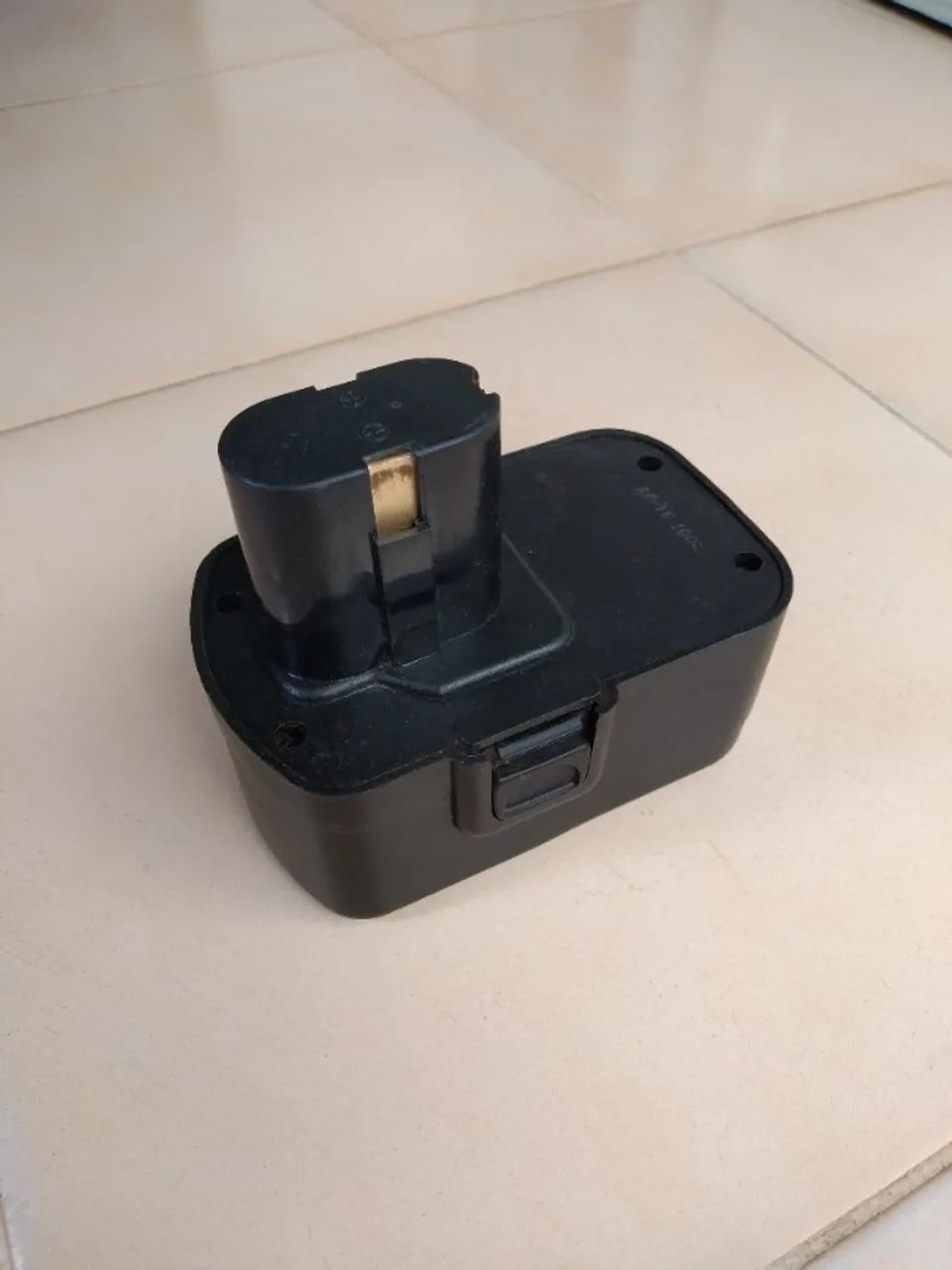 Carcaça de bateria da Parafusadeira Black + Decker CD121 Tipo 1 - Foto 4