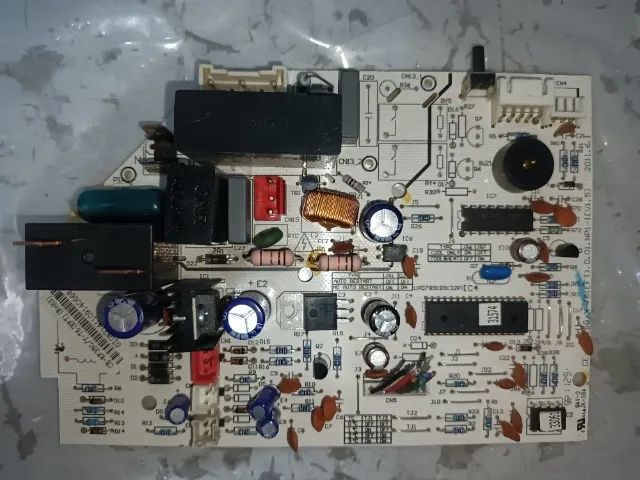 Placa de Ar-condicionado - Midea (CE-KF35G/Y-T6)