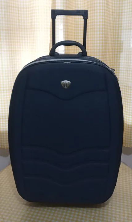 Mala de viagem, grande, ideal para viagens longas.