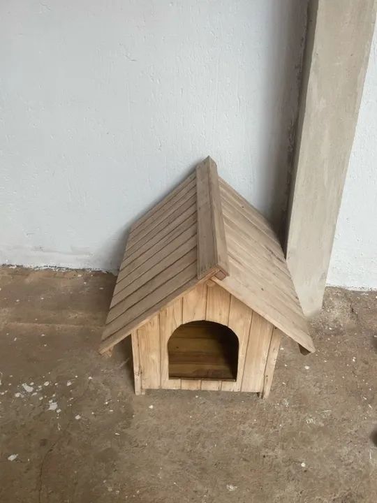 Casinha de cachorro de madeira 