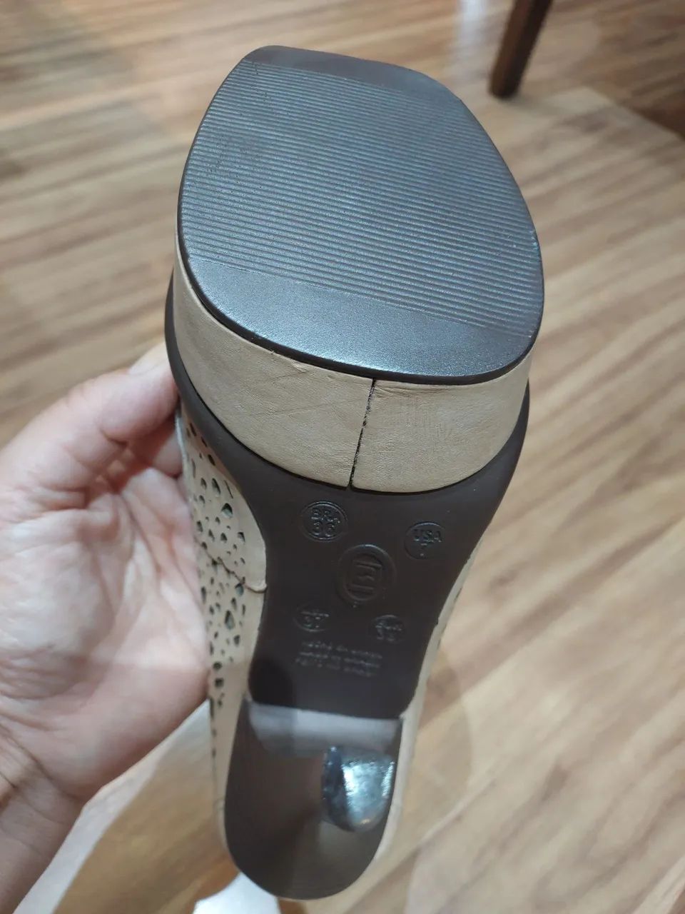 Meia pata de couro nude 35/36 - Foto 5