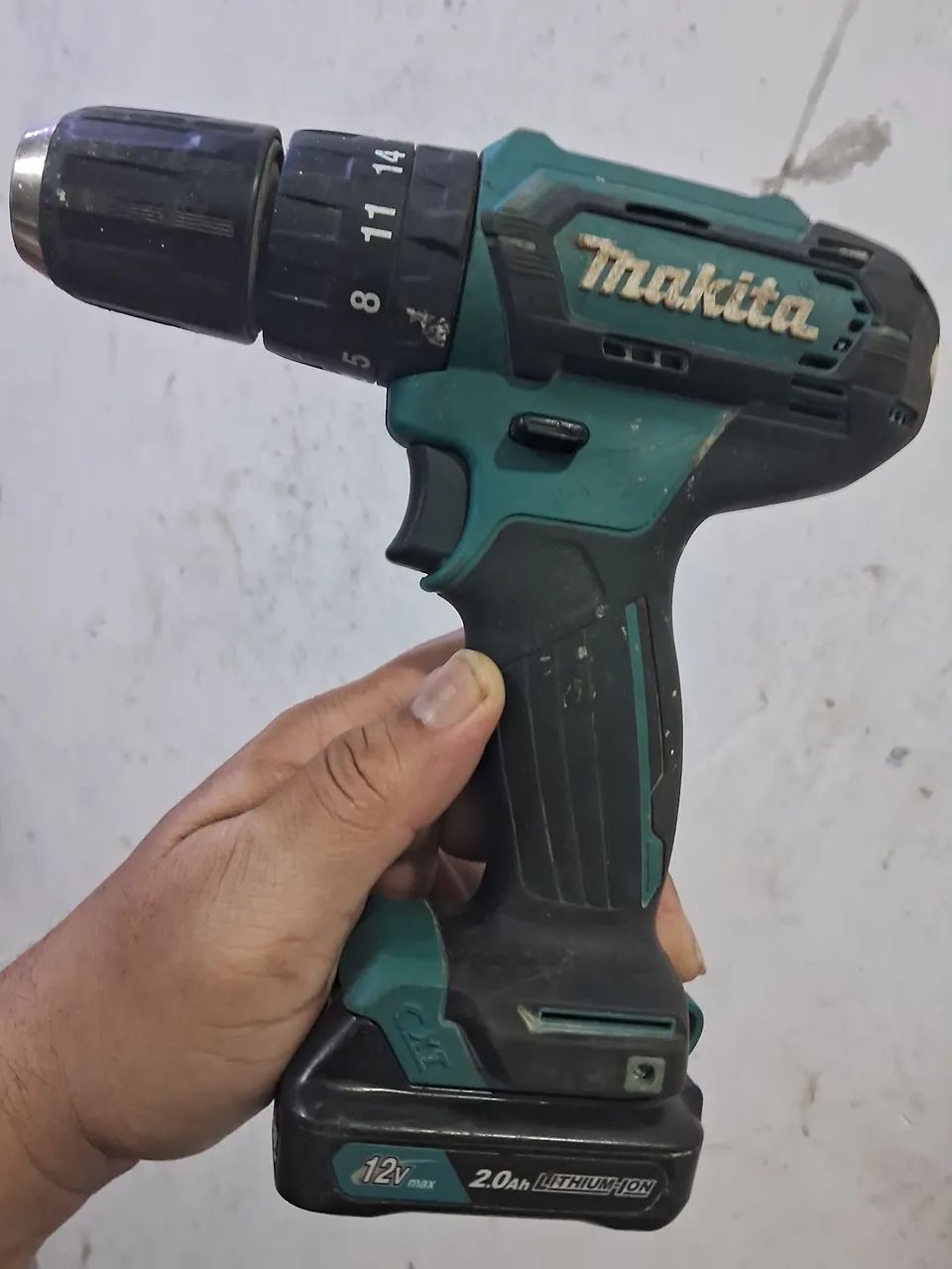 Furadeira e Parafusadeira Makita 12V