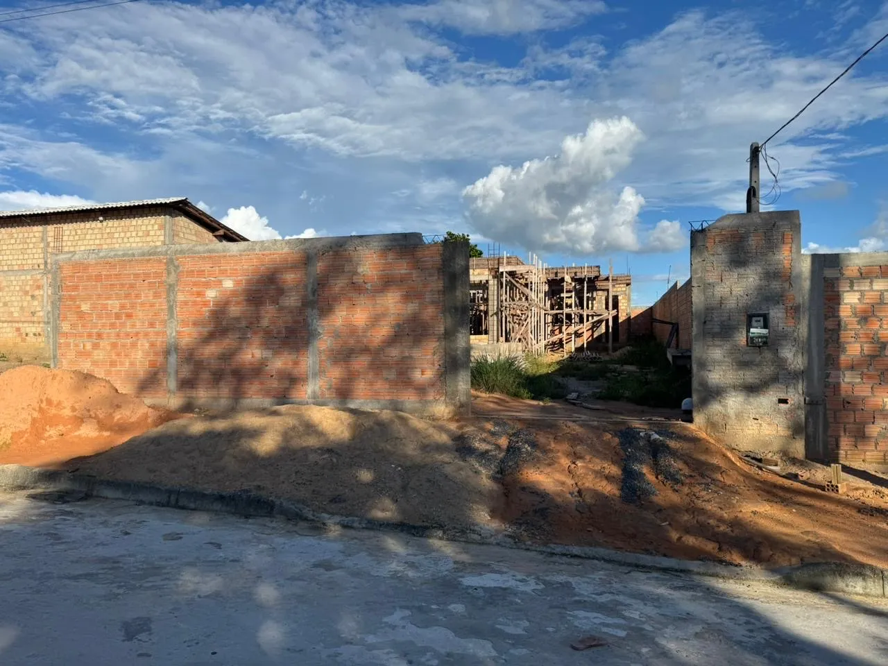 Casa em construção en barrio Santa Cecilia
