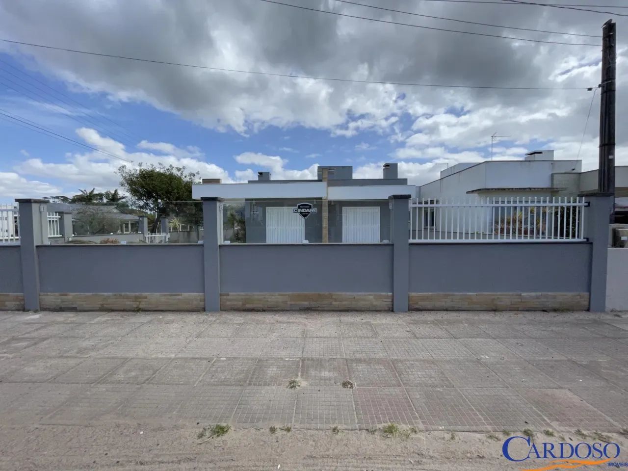 Belíssima casa com piscina e mobiliada - Foto 3