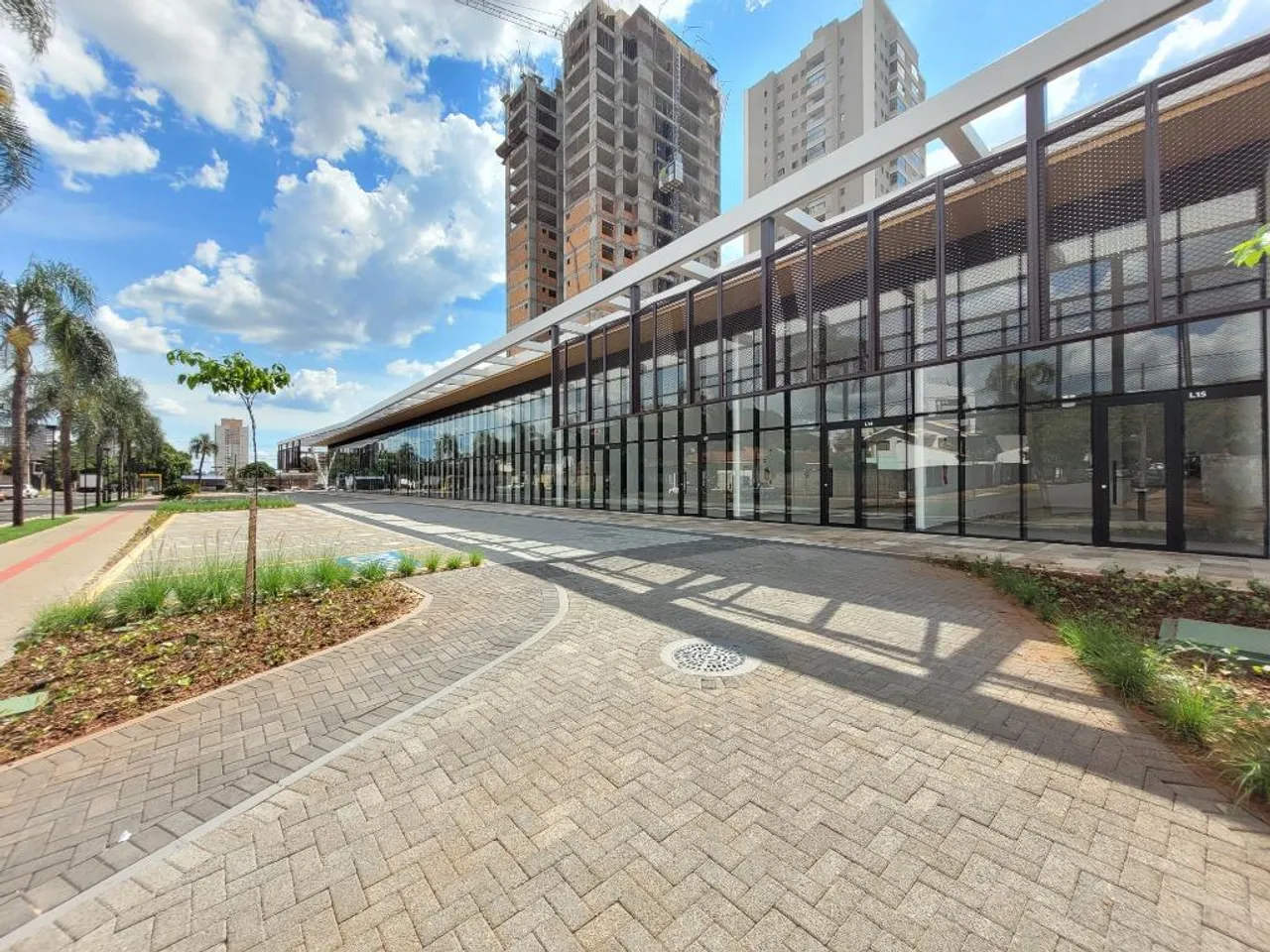 Sala para alugar em Maringá, Zona 08, com 82.46 m², Vision Mall