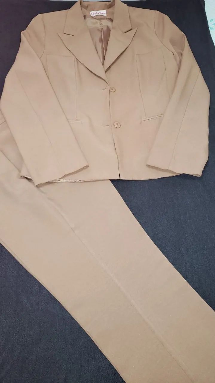 Conjunto de Blazer e Calça - Tam. 44 - Foto 3