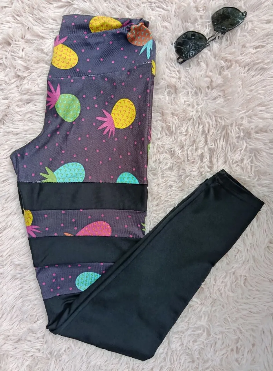 Calça Legging Estampada com Detalhes