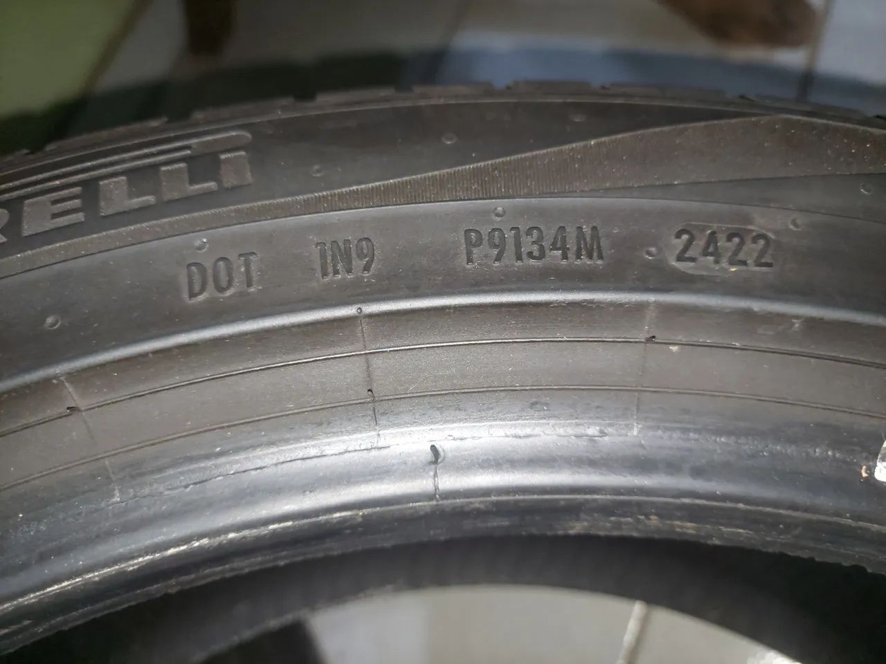 Pneu aro r19 235 45 - Foto 3