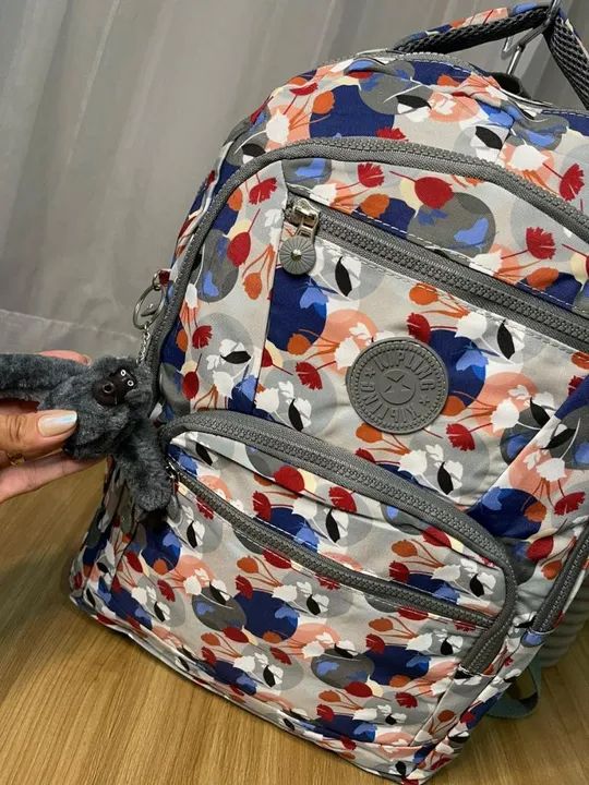Mochila Kipling Estampada e lisa - Foto 3
