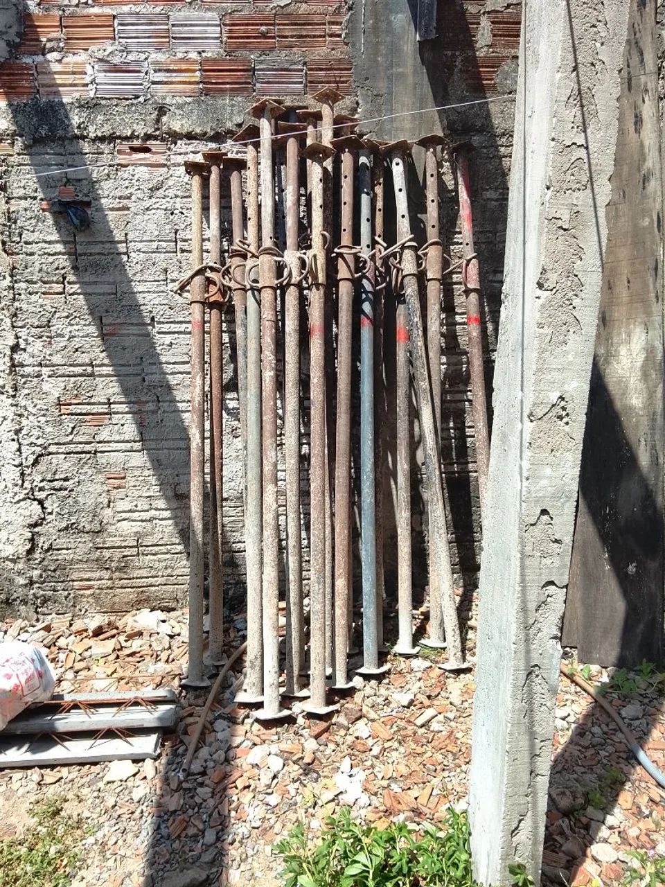 Aluguel de andaimes e escoras 