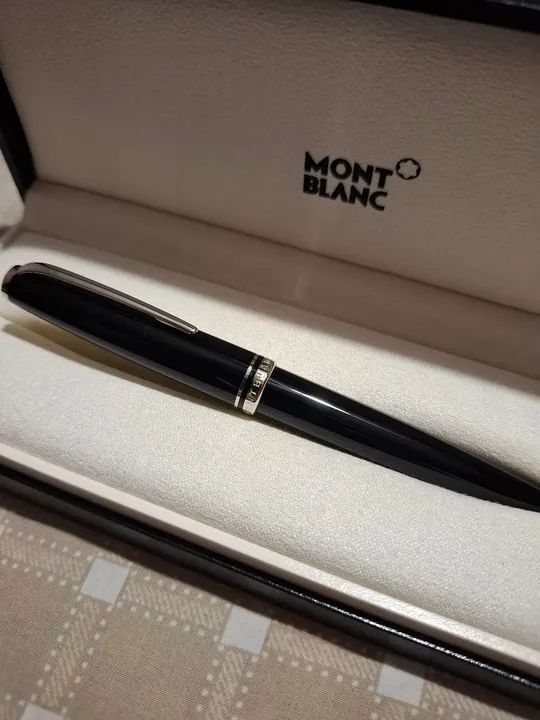 Caneta MONTBLANC NOVA e ORIGINAL