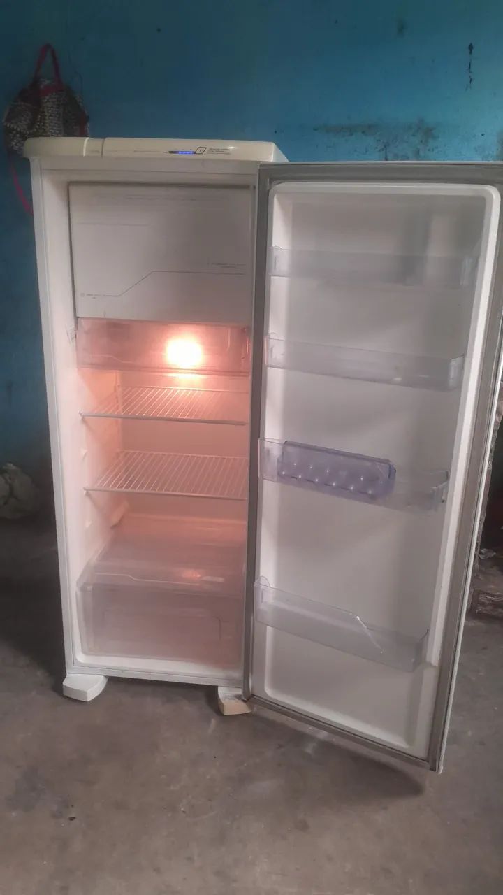 Geladeira frosfree gelando bem 