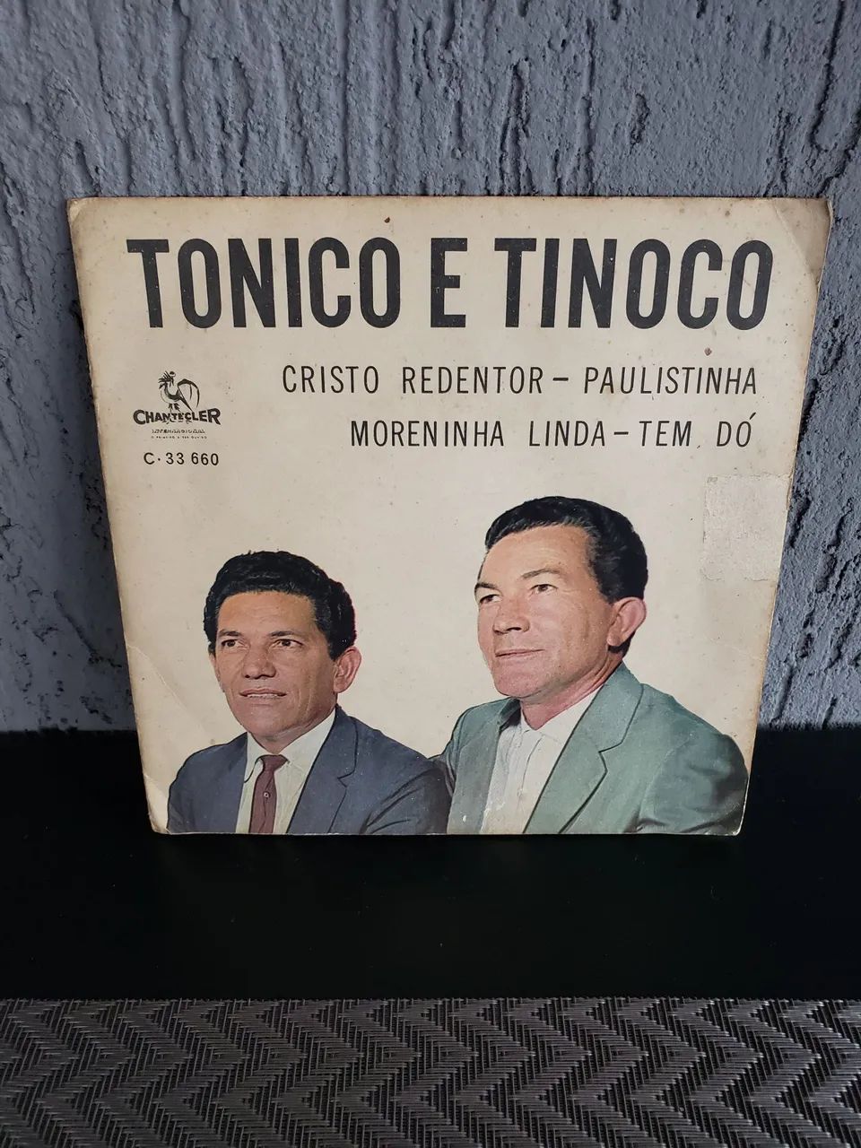 Disco Vinil Pequeno , Tonico e Tinoco.