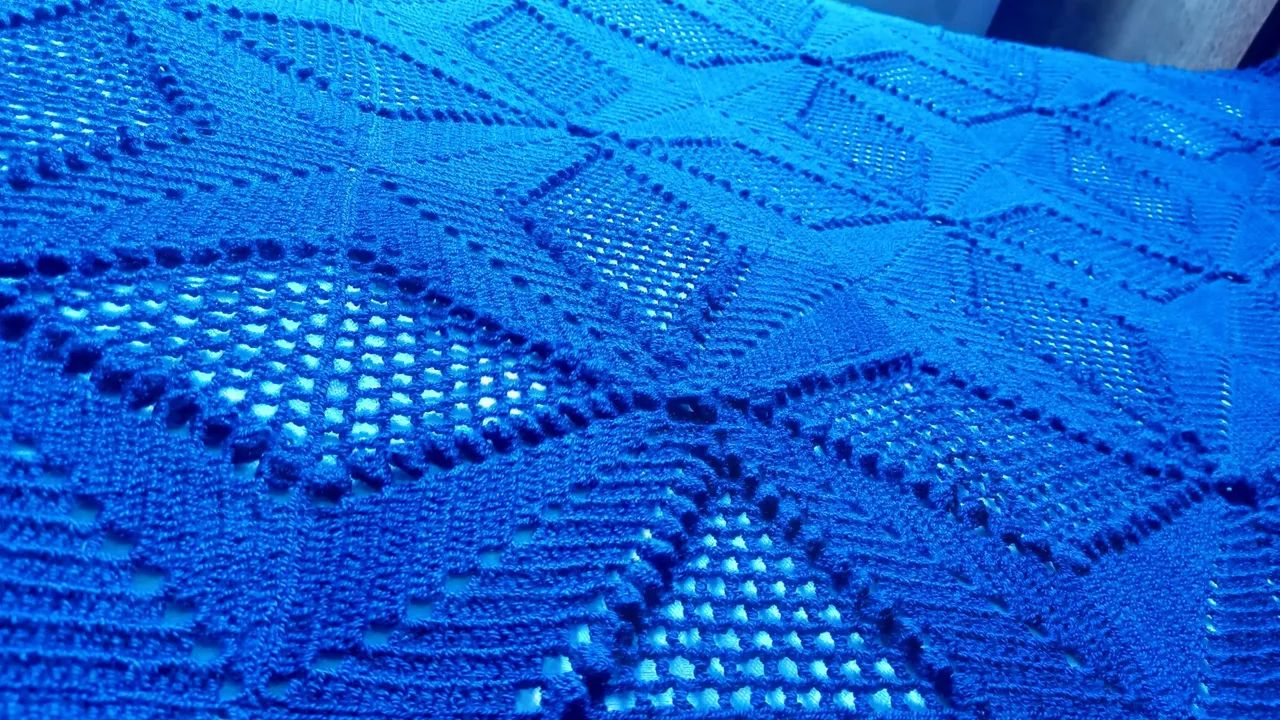 Manta Azul com Design de Diamantes - Foto 2