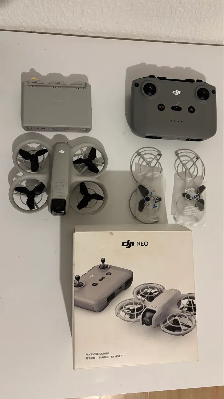 DRONE DJI NEO - FLY MORE COMBO - Foto 4