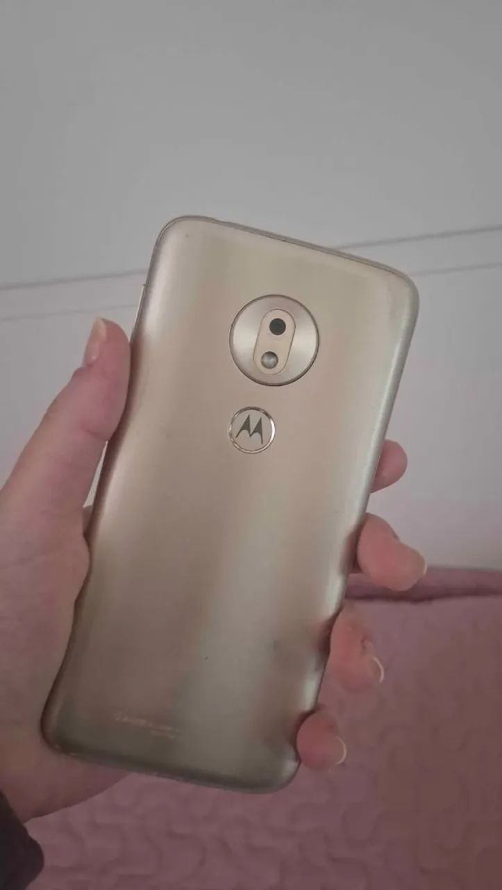 Celular MOTOROLA Dourado - Foto 2