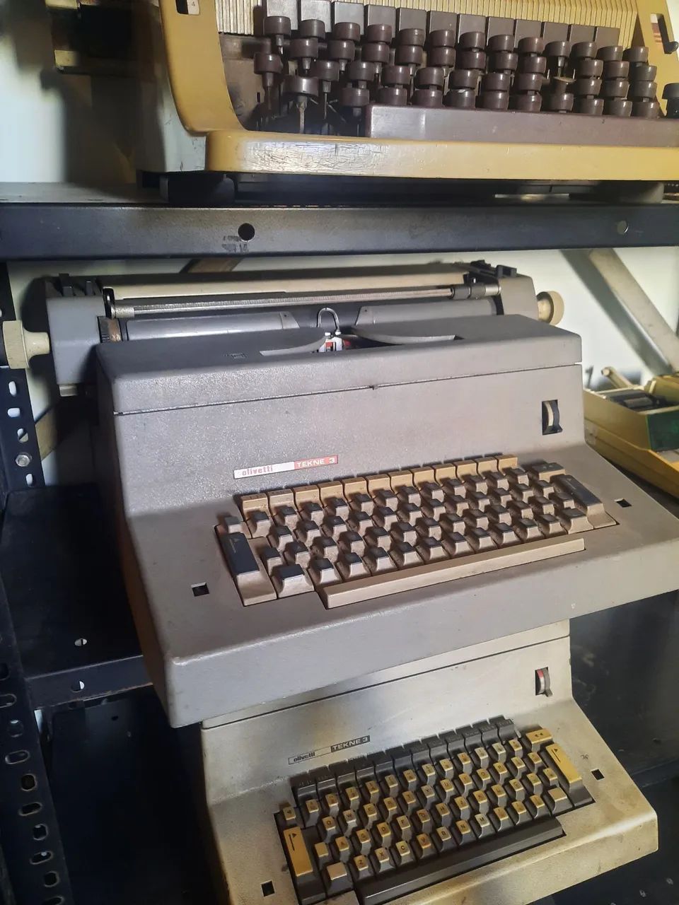 Máquina Olivetti Tekne 3