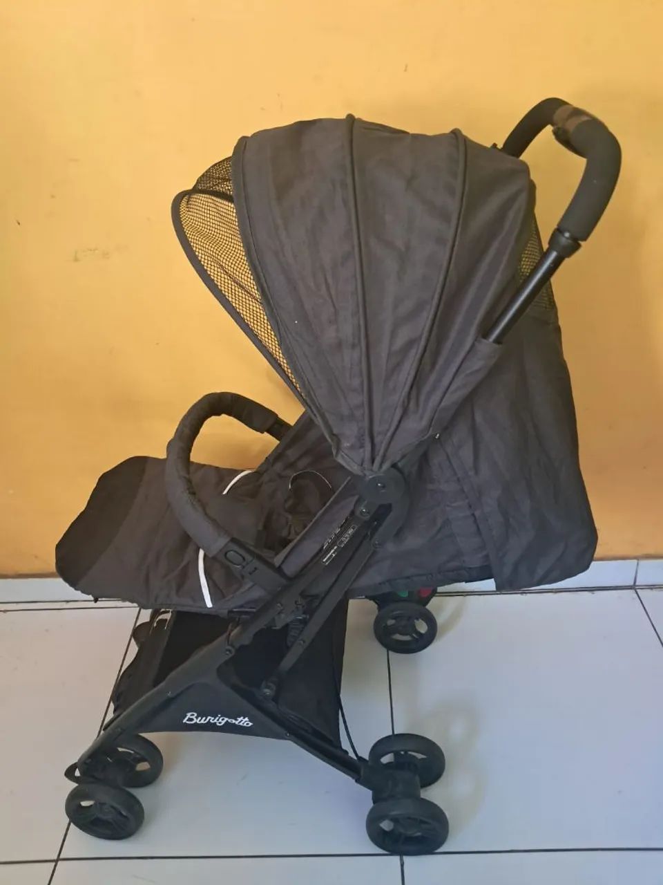 Carrinho de passeio Burigotto It bem conservado - Foto 4