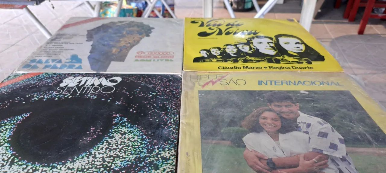 4 lps vinil novelas  bom estado 20,00 cada.