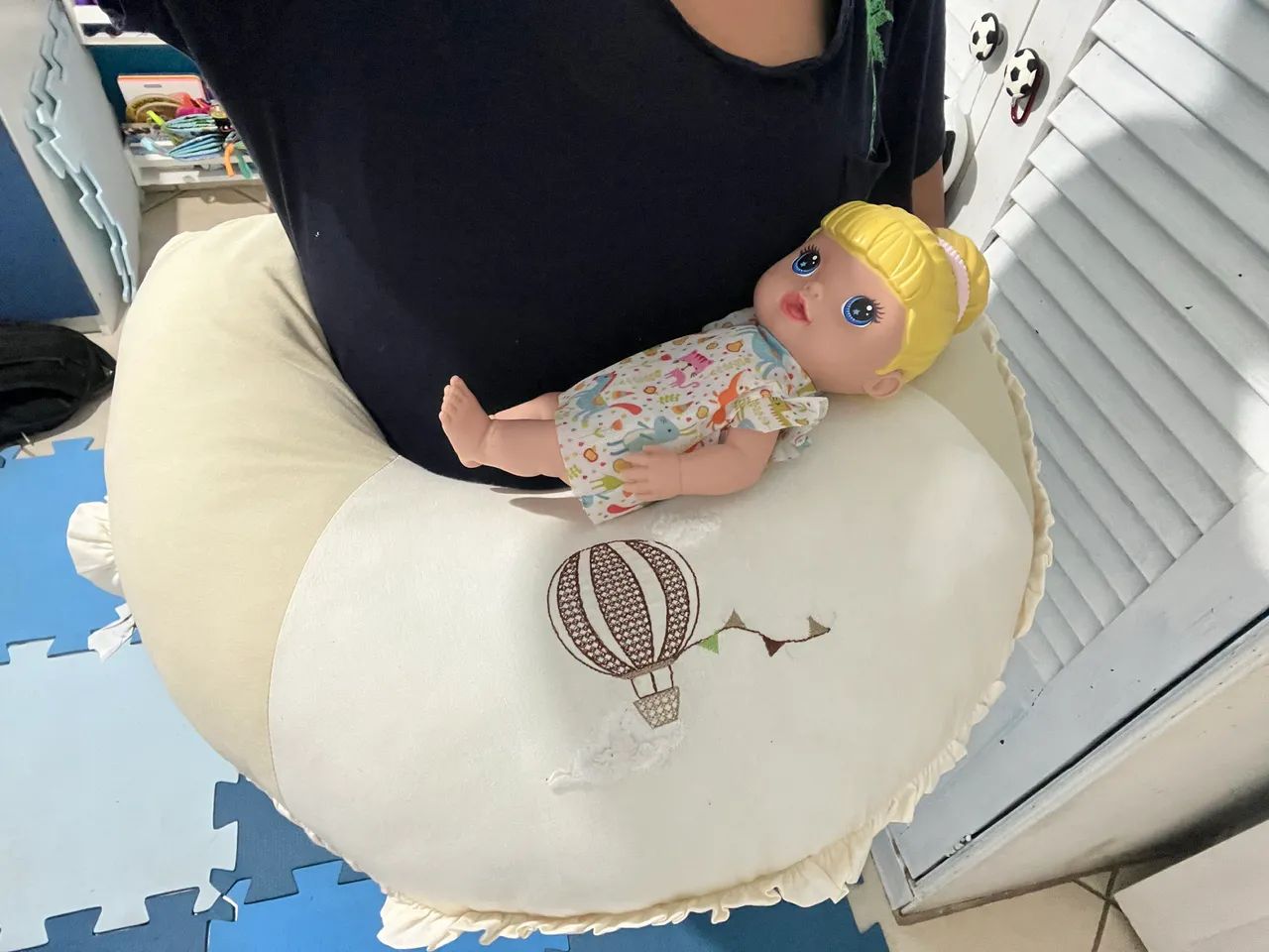 Almofada de amamentação em perfeito estado