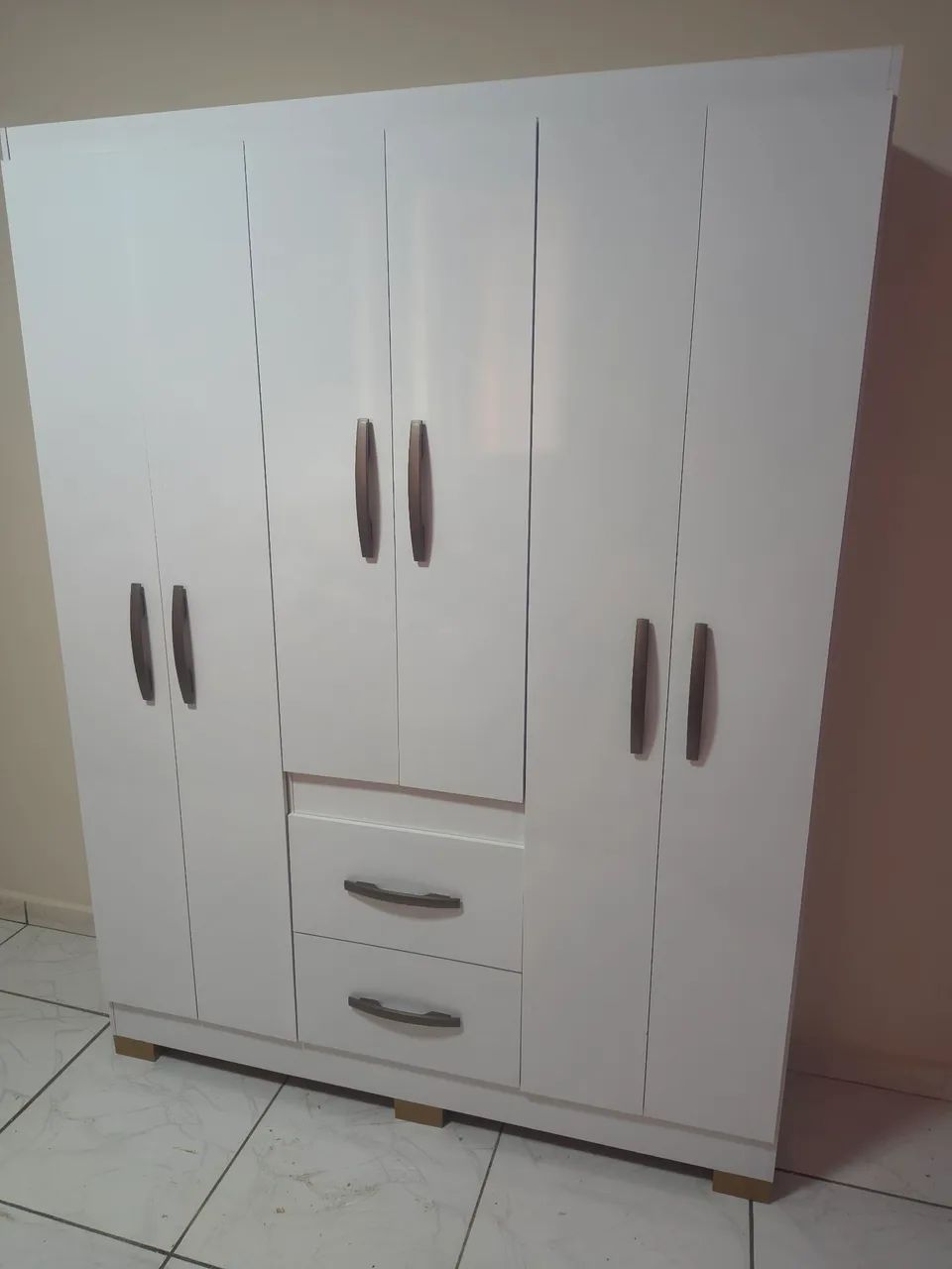 Guarda roupa novo 