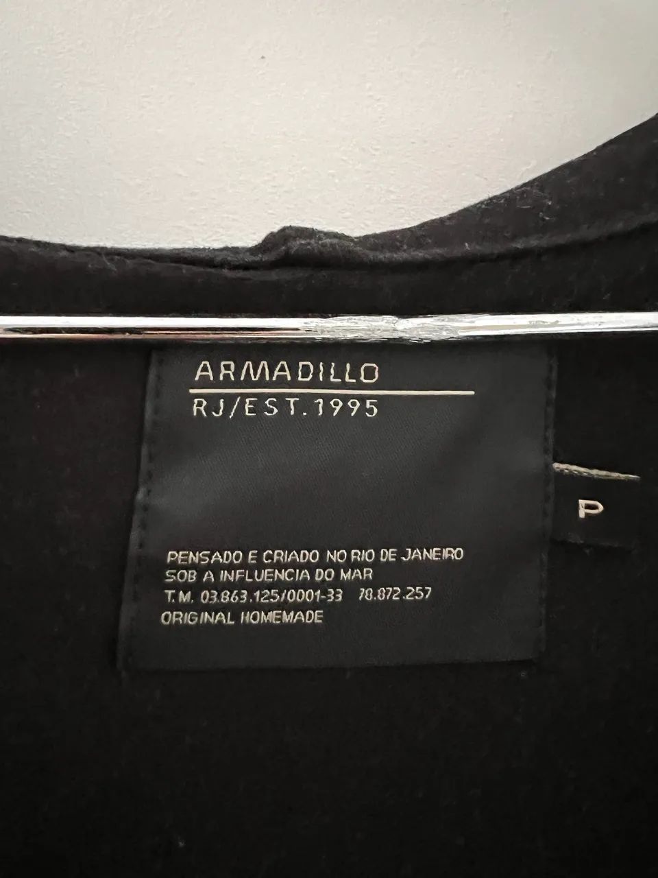 Sobretudo Armadillo Preto - P - Foto 3