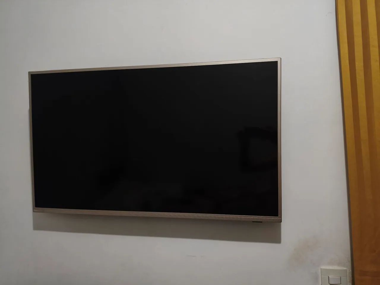 TV COM DEFEITO NO LED 