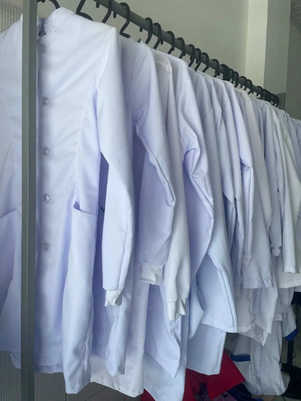 Jalecos Scrubs e uniformes - Foto 2