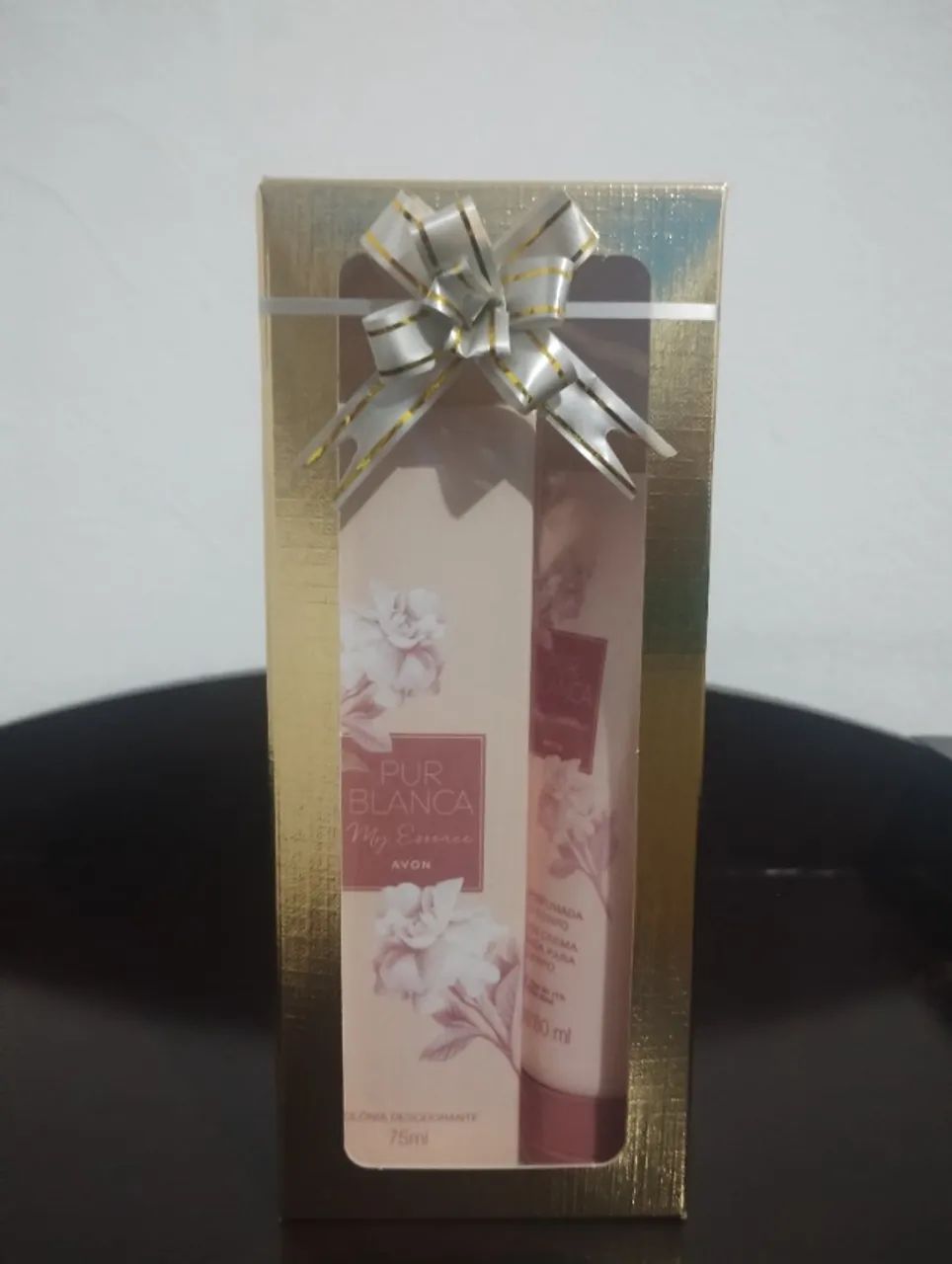 KIT PRESENTE AVON  PERFUME PUR BLANCA  75ML + LOÇÃO PERFUMADA  - R$ 59,90 CADA - Foto 4