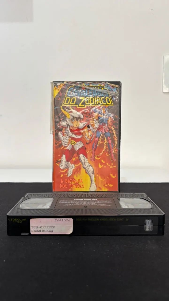 Cavaleiros do Zodiaco - VHS A Batalha dos Deuses - DVD, Blu-Ray e