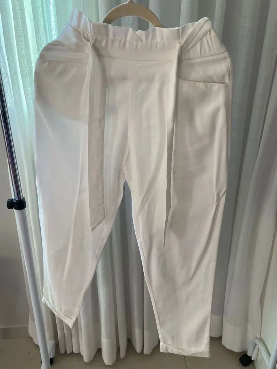 Calça branca  - Foto 2