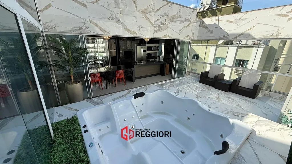 COBERTURA TRIPLEX 4 SUÍTES 4 VAGAS CENTRO BC