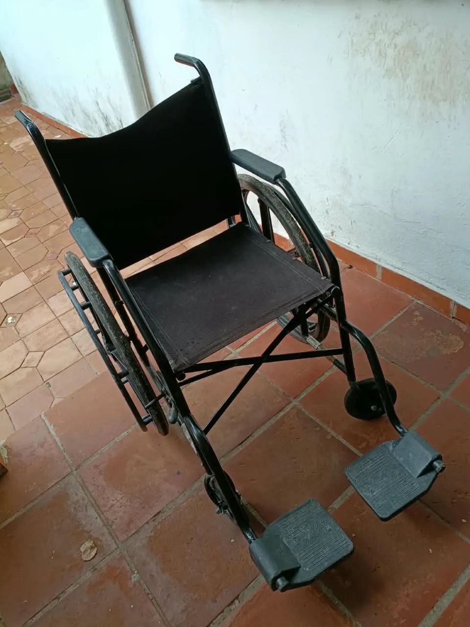 VENDE - SE CADEIRA DE RODAS