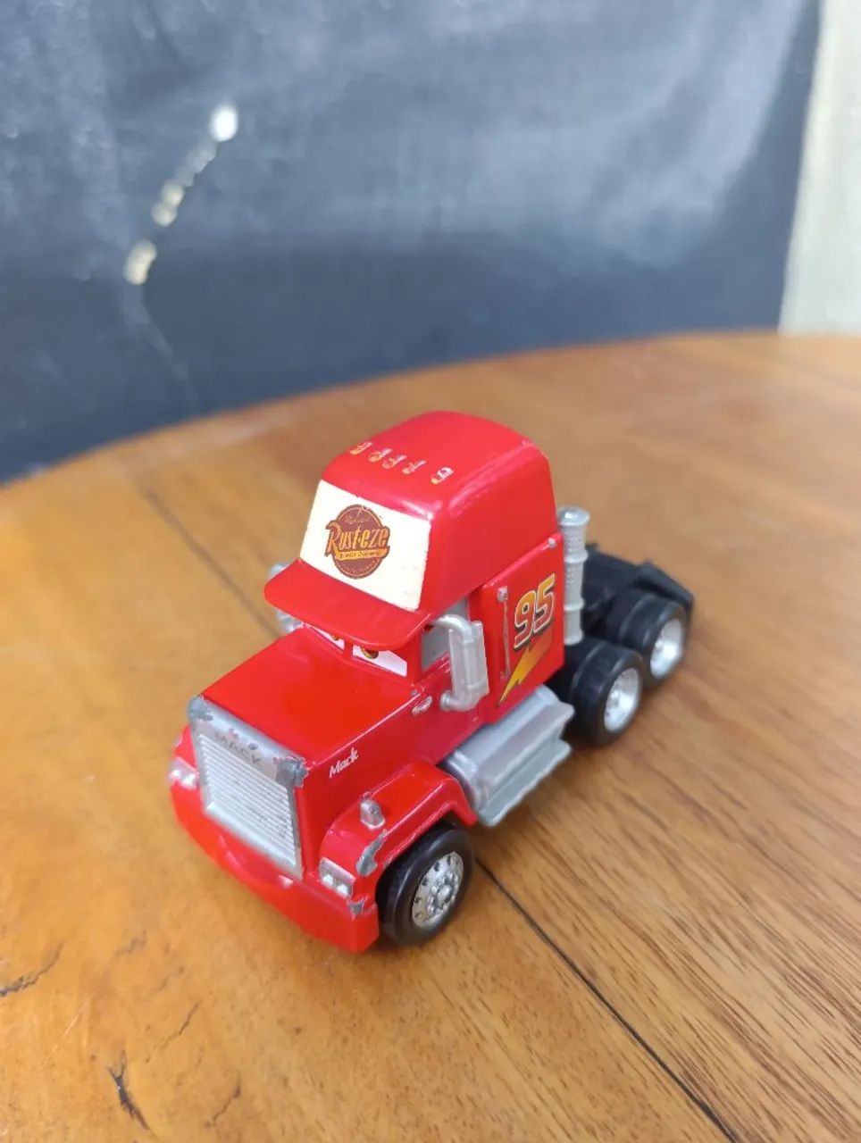 CAMINHÃO MACK FILME CARROS 3 DISNEY PIXAR DIE CAST DE LUXE 1:55 RARIDADE USADO. 