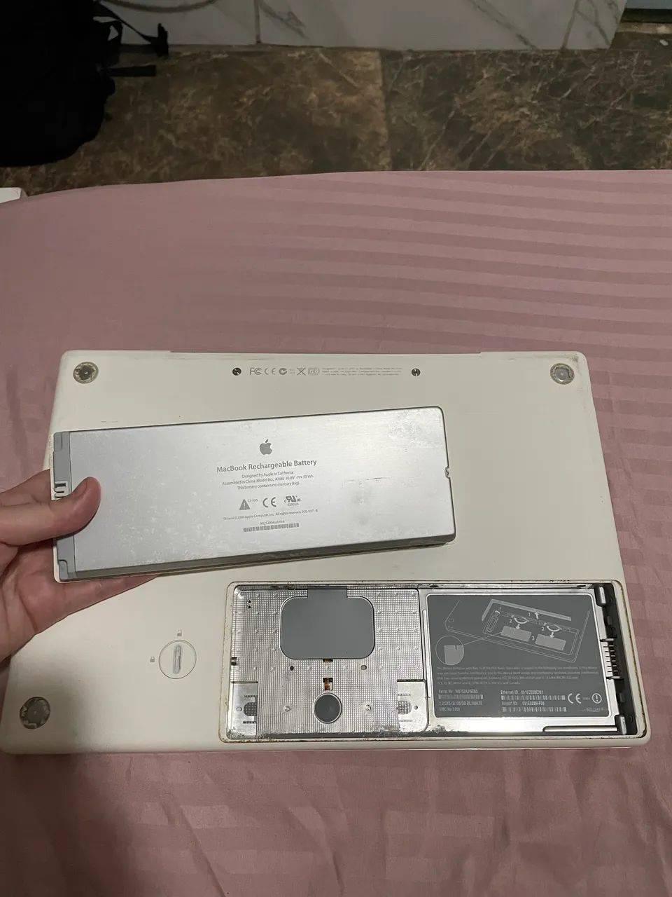 MacBook Vintage White 2007 (MacBook3,1) com defeito - Foto 3