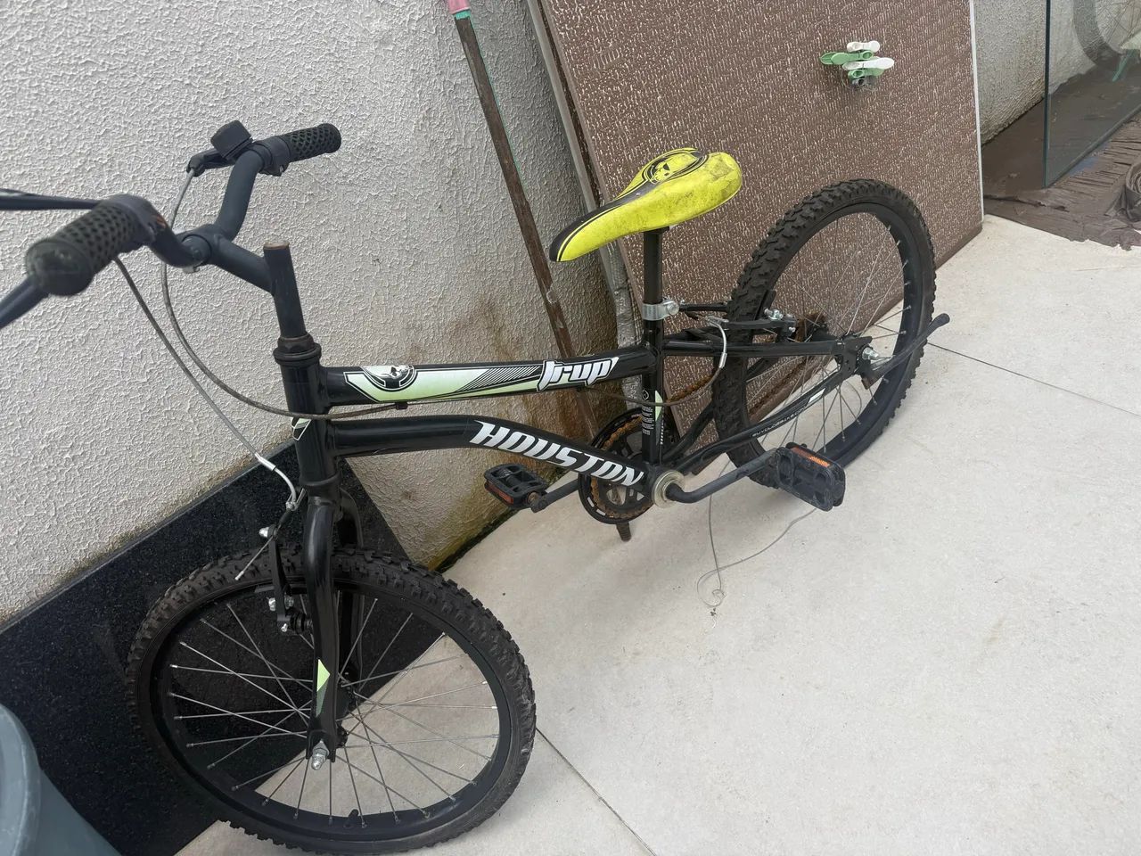 Duas bicicletas para criança até 8 anos 