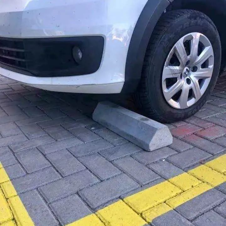 Bate Rodas de Concreto 