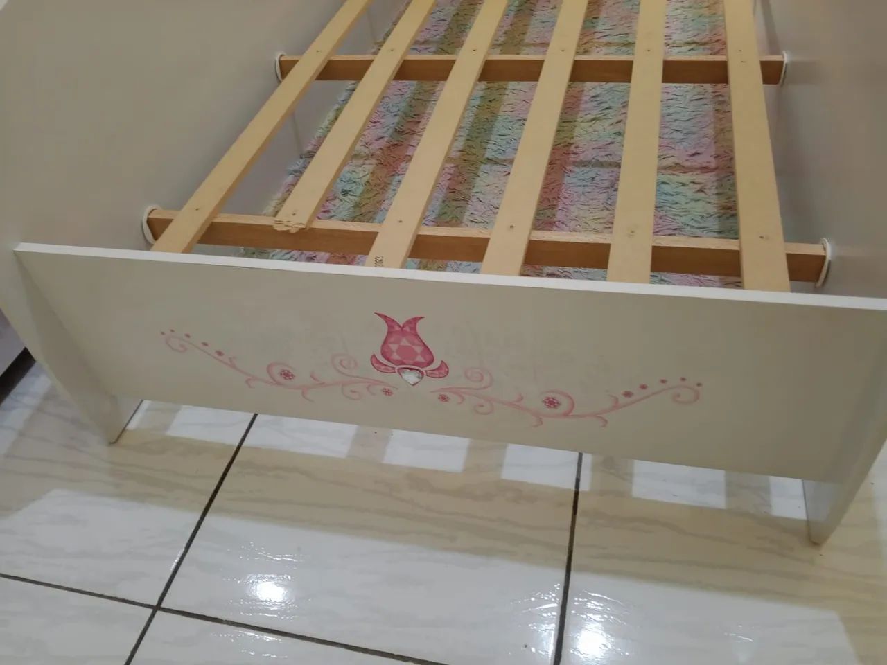  Cama infantil menina e berço com colchão  - Foto 3