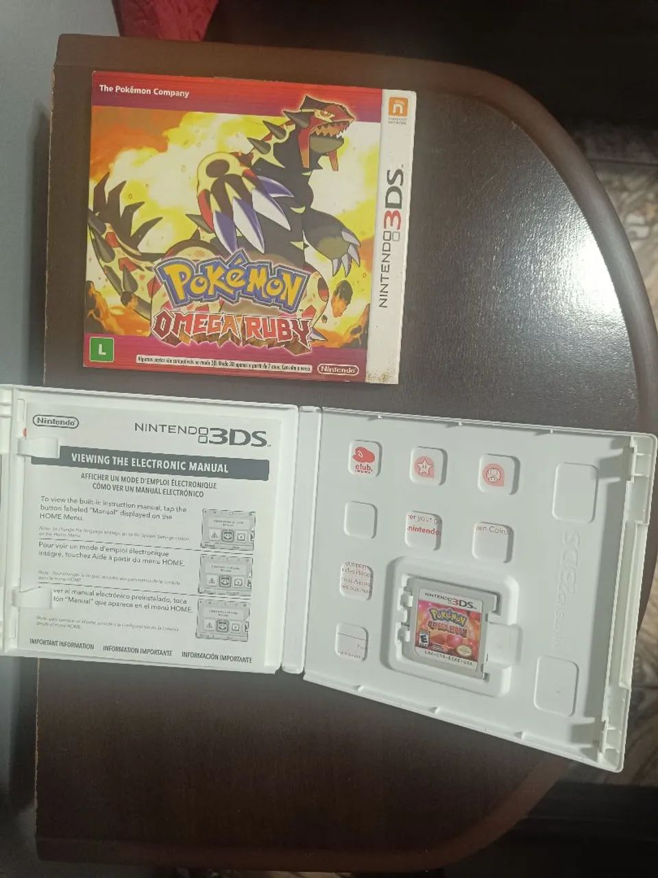 Pokémon omega Ruby completo com luva e manual Nintendo 3ds  - Foto 2