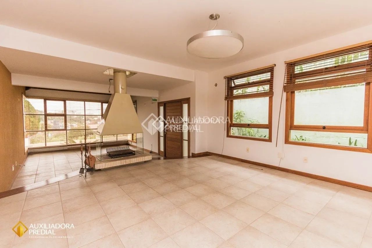 Casa Ampla e Sofisticada com 4 Suítes, Jardim e Completa Estrutura no João Paulo - Foto 2