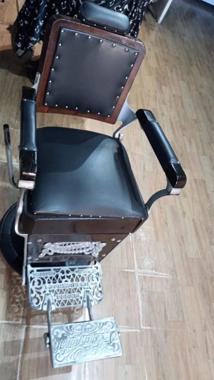 Vende cadeira de barbeiro 