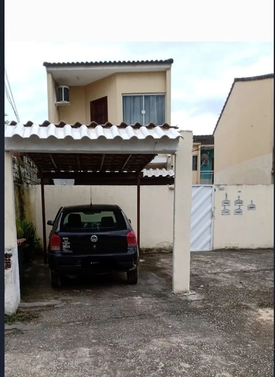 Vendo uma casa duplex em Queimados 
